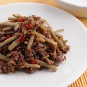 ごぼうとひき肉の甘辛炒め