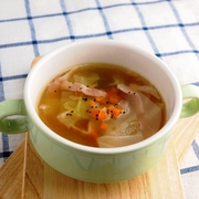 キャベツとにんじんのスープ