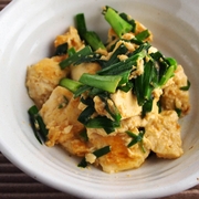 にらと豆腐のみそ炒め