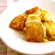 キャベツと油揚げのしょうが焼き風
