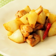 じゃがいもと鶏肉のペペロンチーニ炒め じゃがいもと鶏肉のペペロンチーニ炒め