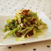 レタスと肉みそのサラダ和え